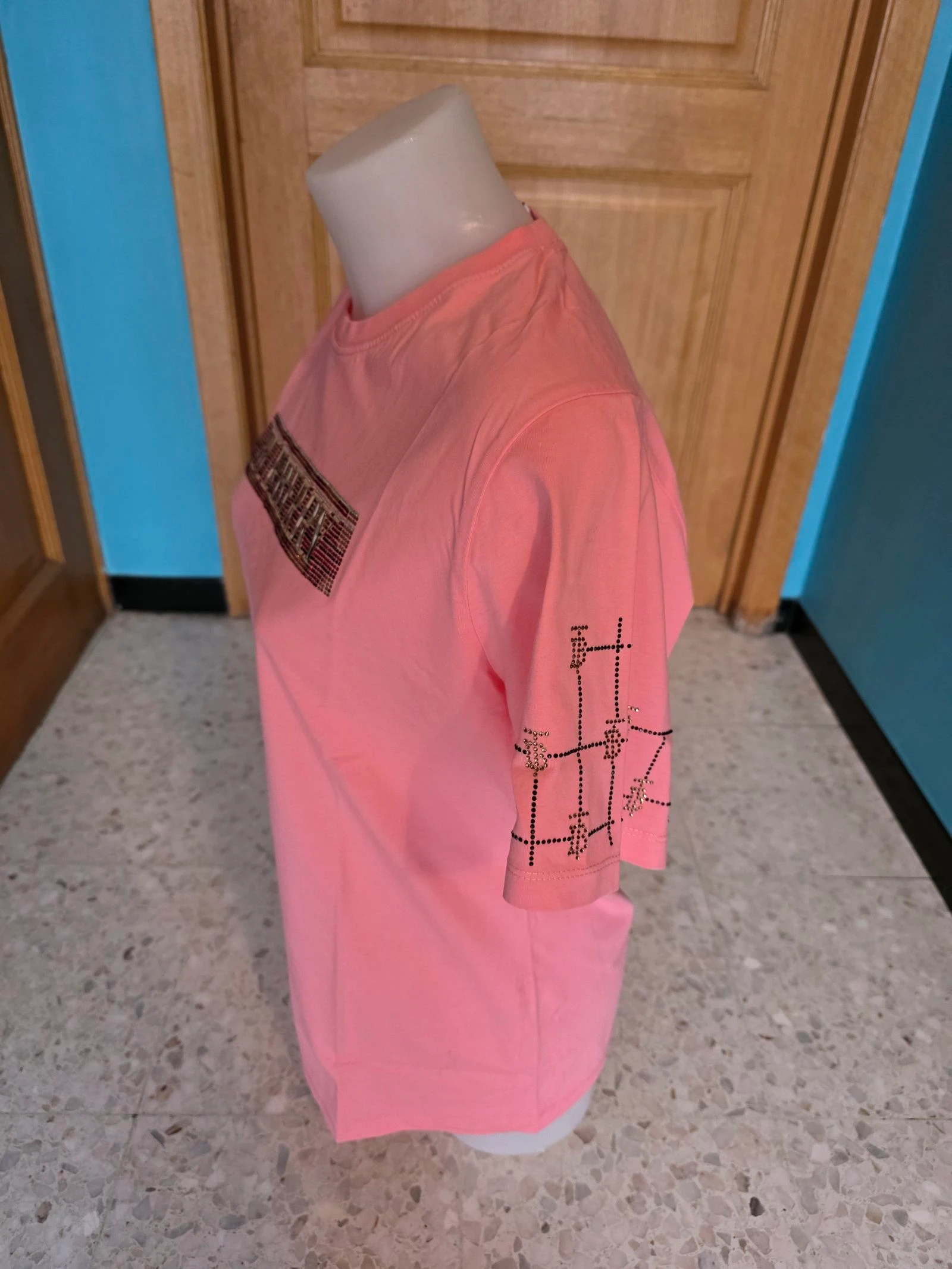 T-Shirt rosa com strass – photo 6